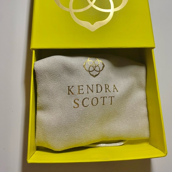 Kendra Scott Necklace Emerald Green Gold Crystal - Picture 5 of 8